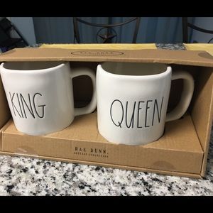 Rae Dunn king/queen mug set